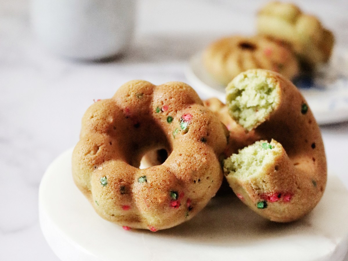 Matcha Coconut Baked Donuts